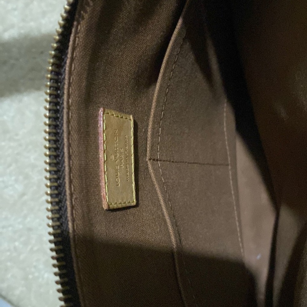 Louis Vuitton Crossbag